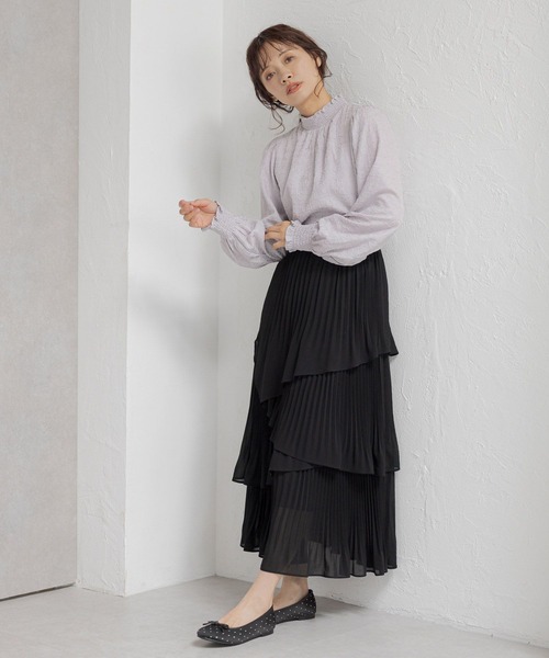 mysty woman(ミスティウーマン)の「リボンスタッズバレエ 292512(バレエシューズ・レディース・シルバー/ブラック・MEDIUM/LARGE)」の3枚目の写真