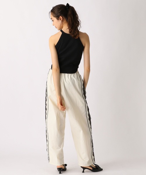 FOREVER 21（フォーエバー トゥエンティーワン）の「【2025SS】カップ付きアメスリタンクトップ（タンクトップ・レディース・ピンク/ブラック/オフホワイト/チャコールグレー・SMALL/MEDIUM）」の21枚目の写真