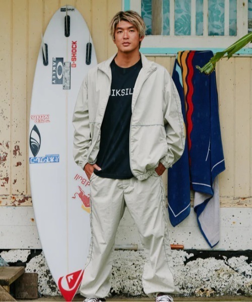Quiksilver(クイックシルバー)の「DNA BIG CLICKER ST /クイックシルバーロゴ半袖Tシャツ(Tシャツ/カットソー・メンズ・ホワイト/ブラック・X-LARGE/LARGE/SMALL/MEDIUM)」の13枚目の写真