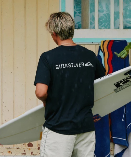 Quiksilver(クイックシルバー)の「DNA BIG CLICKER ST /クイックシルバーロゴ半袖Tシャツ(Tシャツ/カットソー・メンズ・ホワイト/ブラック・X-LARGE/LARGE/SMALL/MEDIUM)」の16枚目の写真