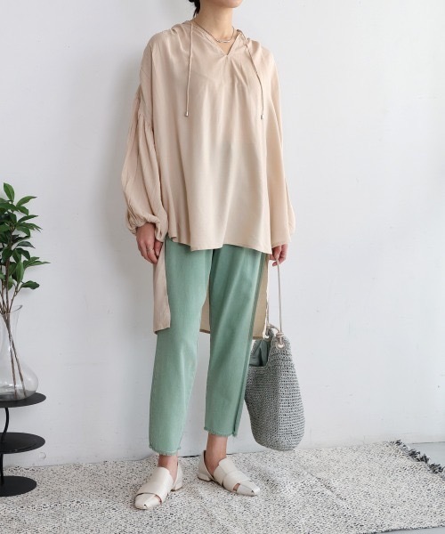 Bou Jeloud（ブージュルード）の「クールタッチレーヨンボリュームスリーブチュニック（Tシャツ/カットソー・レディース・ブラック/ベージュ/パープル・MEDIUM）」の17枚目の写真