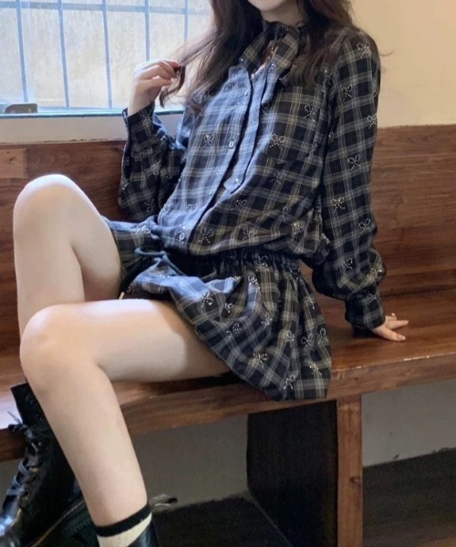 ViViDAY（ビビデー）の「ストーンリボン柄チェックシャツワンピース（シャツワンピース・レディース・ブラック・M）」の7枚目の写真