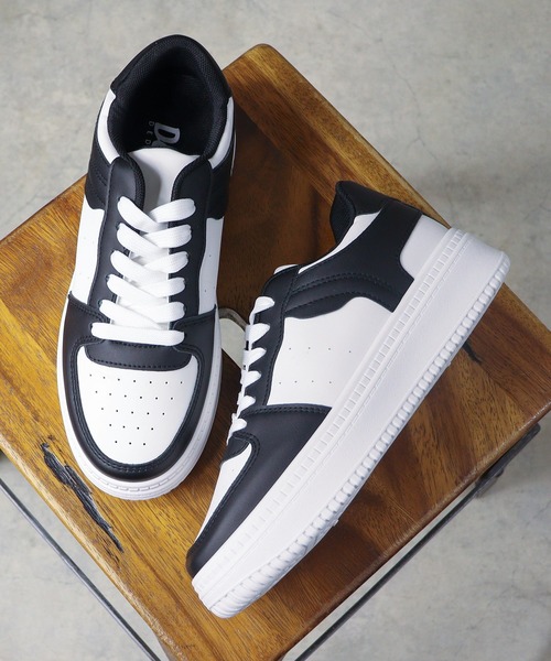 Dedes（デデス）の「Dedes/ローカットスニーカー(6380)（スニーカー・レディース・ホワイト/ブラック/キャメル/ブラック系その他/ベージュ/シルバー系その他/グレー/ダークブラウン/ホワイト×ブルー/ブラック系その他2/ブラック系その他3・36/37/40/38/39/41/42/43/44/35）」の4枚目の写真