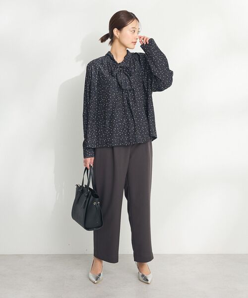 CRAFT STANDARD BOUTIQUE（クラフトスタンダードブティック）の「フリルウエストパンツ　◆（スラックス・レディース・グレイッシュベージュ/ダークグレー・M/L）」の9枚目の写真