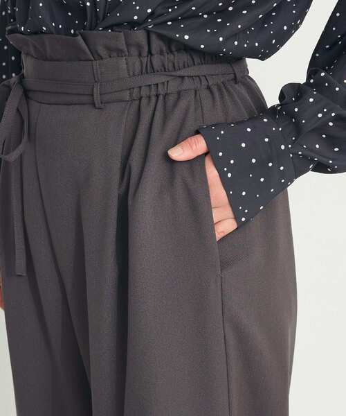 CRAFT STANDARD BOUTIQUE（クラフトスタンダードブティック）の「フリルウエストパンツ　◆（スラックス・レディース・グレイッシュベージュ/ダークグレー・M/L）」の21枚目の写真