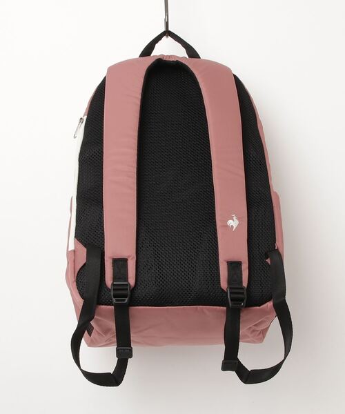 le coq sportif（ルコックスポルティフ）の「【ルコックスポルティフ】通勤通学/撥水/部分通気/PC・タブレットポケット付きバックパック（バックパック/リュック・メンズ・ピンク系/ベージュ系その他/ブラック×グレー・F）」の4枚目の写真