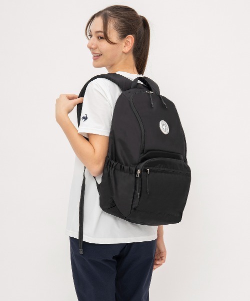 le coq sportif（ルコックスポルティフ）の「【ルコックスポルティフ】通勤通学/撥水/部分通気/PC・タブレットポケット付きバックパック（バックパック/リュック・メンズ・ピンク系/ベージュ系その他/ブラック×グレー・F）」の2枚目の写真