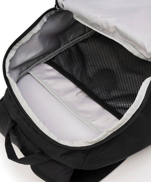 le coq sportif（ルコックスポルティフ）の「【ルコックスポルティフ】通勤通学/撥水/部分通気/PC・タブレットポケット付きバックパック（バックパック/リュック・メンズ・ピンク系/ベージュ系その他/ブラック×グレー・F）」の11枚目の写真