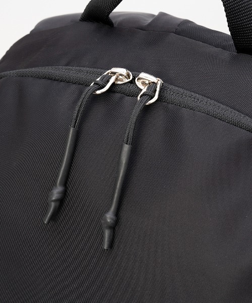 le coq sportif（ルコックスポルティフ）の「【ルコックスポルティフ】通勤通学/撥水/部分通気/PC・タブレットポケット付きバックパック（バックパック/リュック・メンズ・ピンク系/ベージュ系その他/ブラック×グレー・F）」の15枚目の写真