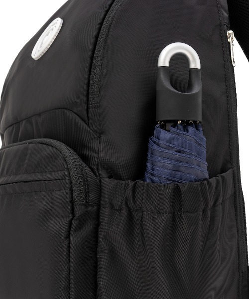 le coq sportif（ルコックスポルティフ）の「【ルコックスポルティフ】通勤通学/撥水/部分通気/PC・タブレットポケット付きバックパック（バックパック/リュック・メンズ・ピンク系/ベージュ系その他/ブラック×グレー・F）」の16枚目の写真