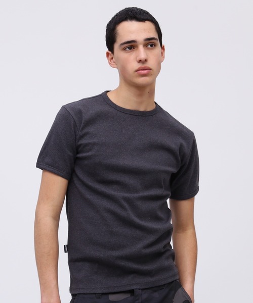 AVIREX（アヴィレックス）の「《DAILY/デイリー》RIB SHORT SLEEVE CREW NECK T-SHIRT / デイリーウェア リブ 半袖 クルーネック Tシャツ / AVIREX / アヴィレックス（Tシャツ/カットソー・メンズ・チャコール/ロイヤルブルー/ホワイト/ブラック/オリーブ/グレー・SMALL/MEDIUM/LARGE/X-LARGE/X-SMALL）」の4枚目の写真