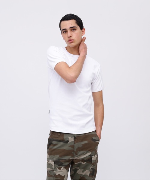 AVIREX（アヴィレックス）の「《DAILY/デイリー》RIB SHORT SLEEVE CREW NECK T-SHIRT / デイリーウェア リブ 半袖 クルーネック Tシャツ / AVIREX / アヴィレックス（Tシャツ/カットソー・メンズ・チャコール/ロイヤルブルー/ホワイト/ブラック/オリーブ/グレー・SMALL/MEDIUM/LARGE/X-LARGE/X-SMALL）」の7枚目の写真