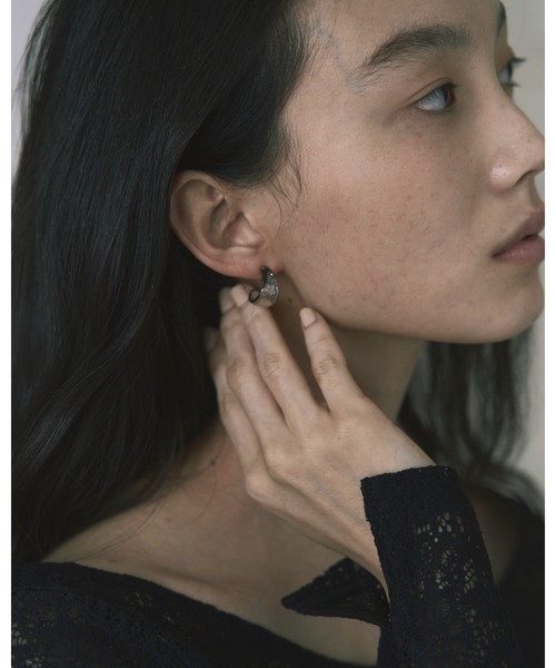 kiehtova(キエトヴァ)の「【kiehtova】GLOSS EPOXY PETIT HOOP PIERCE/グロスエポプチフープピアス(ピアス(両耳用)・レディース・ブラウン/シルバー・FREE)」の10枚目の写真