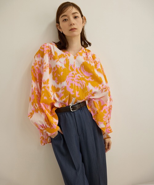 ROPE'(ロペ)の「【DEVEAUX(デヴォー)】別注ボカシフラワーボリュームスリーブブラウス/洗える(シャツ/ブラウス・レディース・ブラウン系その他2/オレンジ系その他・FREE)」の14枚目の写真