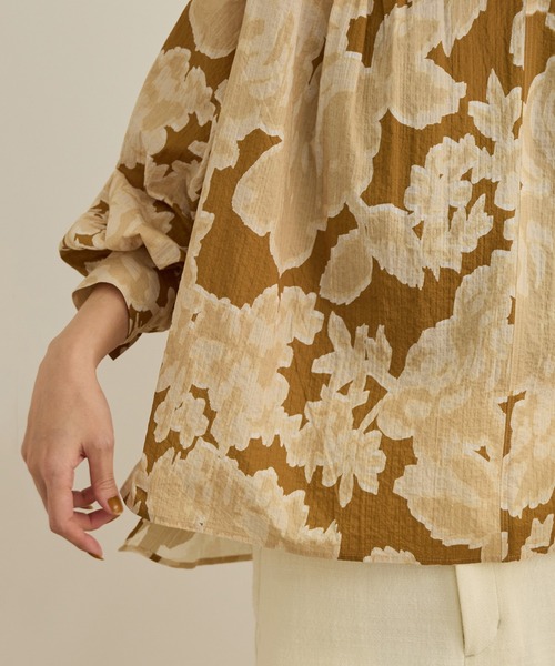 ROPE'(ロペ)の「【DEVEAUX(デヴォー)】別注ボカシフラワーボリュームスリーブブラウス/洗える(シャツ/ブラウス・レディース・ブラウン系その他2/オレンジ系その他・FREE)」の19枚目の写真