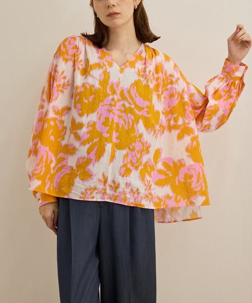 ROPE'(ロペ)の「【DEVEAUX(デヴォー)】別注ボカシフラワーボリュームスリーブブラウス/洗える(シャツ/ブラウス・レディース・ブラウン系その他2/オレンジ系その他・FREE)」の3枚目の写真