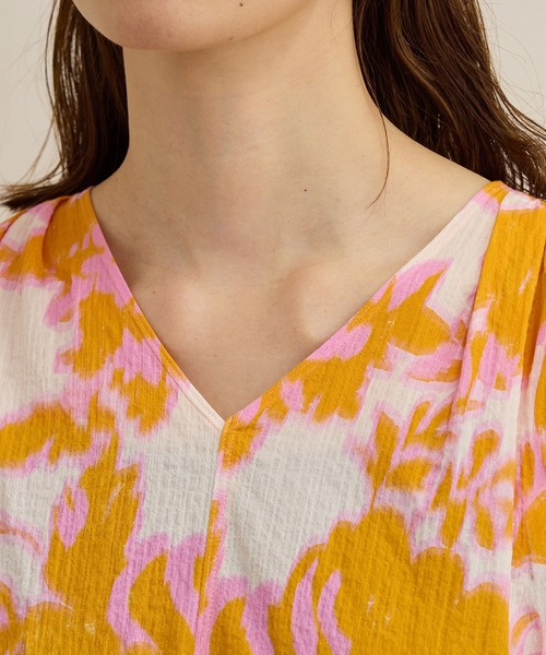 ROPE'(ロペ)の「【DEVEAUX(デヴォー)】別注ボカシフラワーボリュームスリーブブラウス/洗える(シャツ/ブラウス・レディース・ブラウン系その他2/オレンジ系その他・FREE)」の6枚目の写真