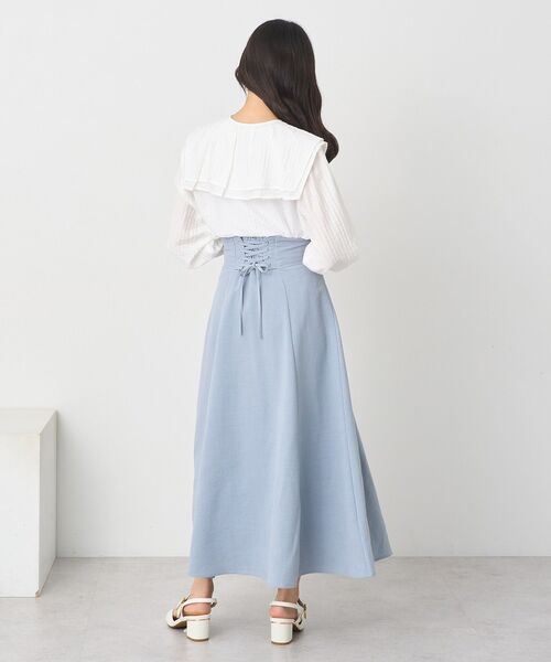 earth music&ecology(アースミュージックアンドエコロジー)の「2WAYスクエアラッフルカラーブラウス(シャツ/ブラウス・レディース・オフホワイト/イエロー/サックスブルー・FREE)」の20枚目の写真