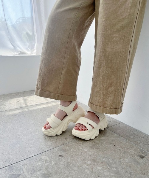 ORiental TRaffic（オリエンタルトラフィック）の「カットデザインパデット厚底サンダル/51206（サンダル・レディース・ベージュ/ブルー/ブラック・SS/S/M/L/LL/3L）」の10枚目の写真