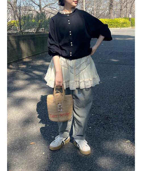 Samansa Mos2(サマンサ モスモス)の「くるみ釦ニットカーディガン(カーディガン/ボレロ・レディース・レッド/ブラック/グレー/キナリ・F)」の7枚目の写真