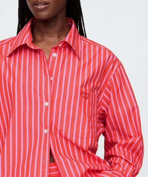 GAP（ギャップ）の「ポプリン ビッグシャツ（シャツ/ブラウス・レディース・ブルー系その他/イエロー/ピンク系その他/グリーン/ピンク/ホワイト×ブルー・L/M/XS/XXS/S）」の6枚目の写真