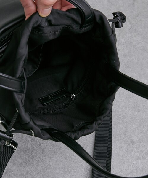 Lui's（ルイス）の「シンセティックレザーナイロンコンビ2way巾着ショルダーバッグ（ショルダーバッグ・メンズ・ブラック・FREE）」の22枚目の写真