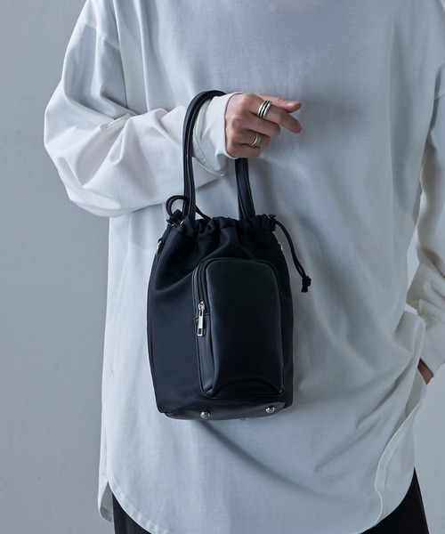 Lui's（ルイス）の「シンセティックレザーナイロンコンビ2way巾着ショルダーバッグ（ショルダーバッグ・メンズ・ブラック・FREE）」の11枚目の写真