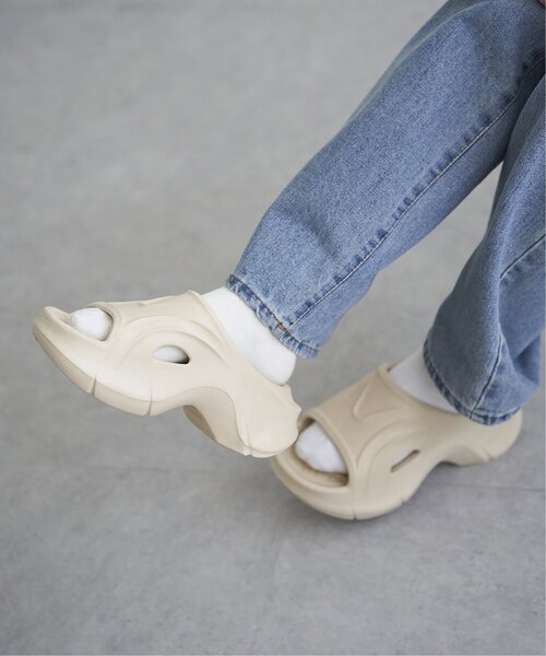 VENCEEXCHANGE（ヴァンスエクスチェンジ）の「EVA厚底サンダル（サンダル・レディース・ベージュ/ブラック・M/L）」の4枚目の写真