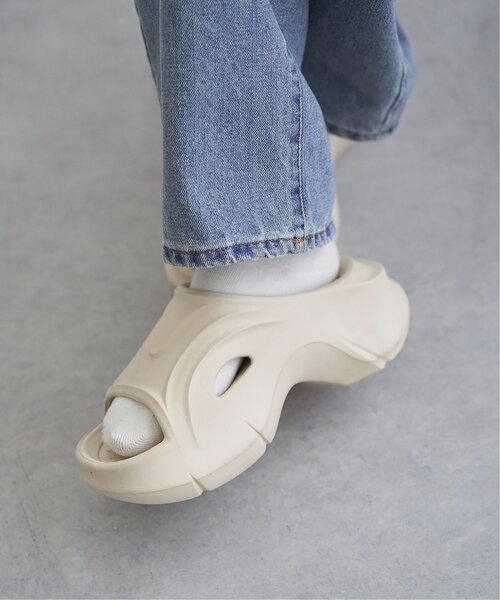 VENCEEXCHANGE（ヴァンスエクスチェンジ）の「EVA厚底サンダル（サンダル・レディース・ベージュ/ブラック・M/L）」の5枚目の写真