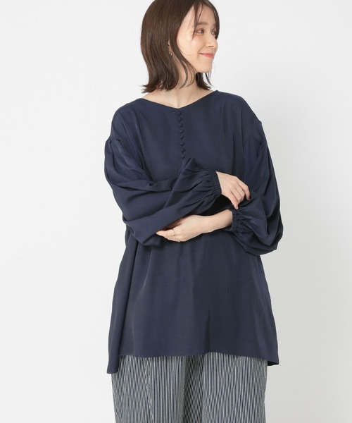 studio CLIP(スタディオクリップ)の「ダブルフロントギャザーチュニック(チュニック・レディース・キャメル/ネイビー・FREE)」の10枚目の写真