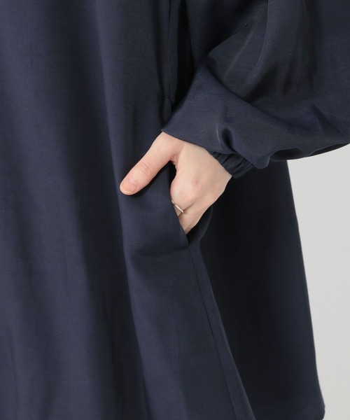 studio CLIP(スタディオクリップ)の「ダブルフロントギャザーチュニック(チュニック・レディース・キャメル/ネイビー・FREE)」の21枚目の写真