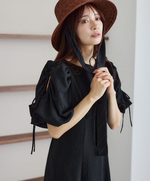 mysty woman（ミスティウーマン）の「［追加1］パワショルジャガードワンピース 491353（ワンピース・レディース・オフホワイト/ブラック/ベージュ・FREE）」の3枚目の写真