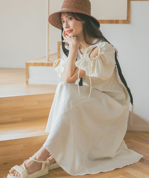 mysty woman（ミスティウーマン）の「［追加1］パワショルジャガードワンピース 491353（ワンピース・レディース・オフホワイト/ブラック/ベージュ・FREE）」の6枚目の写真