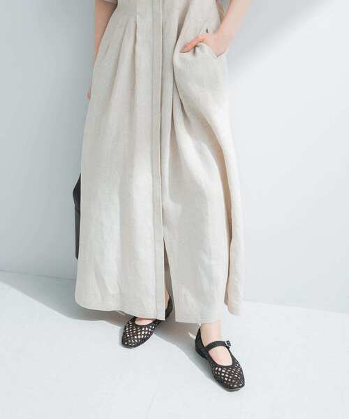 URBAN RESEARCH（アーバンリサーチ）の「『2サイズ展開』タックデザインリネンワンピース（ワンピース・レディース・ナチュラル/ブラック・36/38）」の14枚目の写真