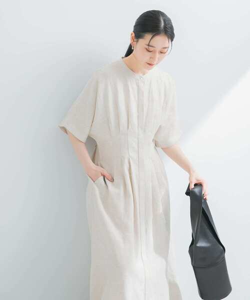 URBAN RESEARCH（アーバンリサーチ）の「『2サイズ展開』タックデザインリネンワンピース（ワンピース・レディース・ナチュラル/ブラック・36/38）」の17枚目の写真