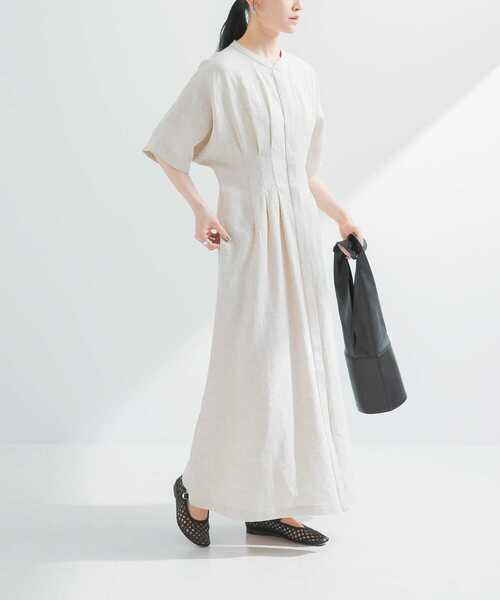 URBAN RESEARCH（アーバンリサーチ）の「『2サイズ展開』タックデザインリネンワンピース（ワンピース・レディース・ナチュラル/ブラック・36/38）」の21枚目の写真