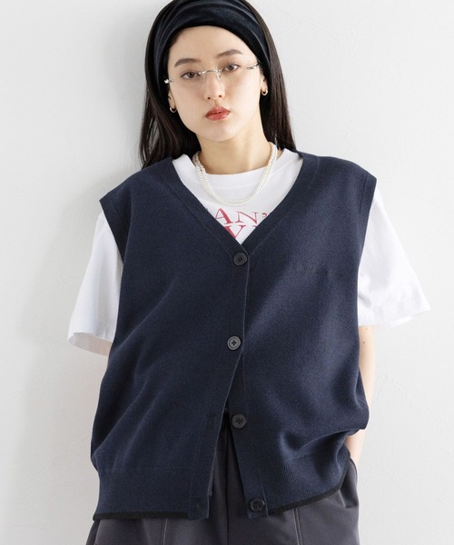 RAGEBLUE（レイジブルー）の「ミラノリブ/ワンポイント刺繍ベスト（ベスト・レディース・グレー/ネイビー・FREE）」の2枚目の写真