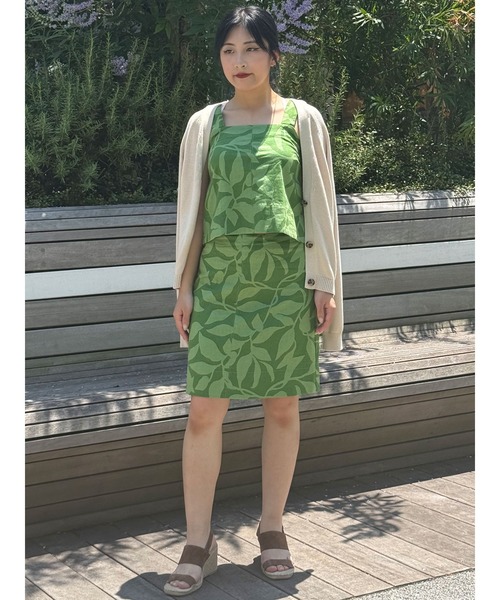 BANANA REPUBLIC FACTORY STORE(バナナリパブリック ファクトリーストア)の「BANANA REPUBLIC FACTORY STORE リネンブレンド ボクシー トップステッチ タンク(シャツ/ブラウス・レディース・グリーン・L/M/XS/S)」の5枚目の写真
