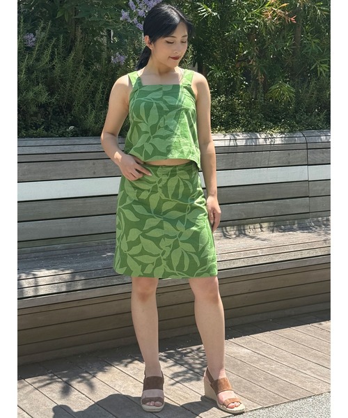 BANANA REPUBLIC FACTORY STORE(バナナリパブリック ファクトリーストア)の「BANANA REPUBLIC FACTORY STORE リネンブレンド ボクシー トップステッチ タンク(シャツ/ブラウス・レディース・グリーン・L/M/XS/S)」の4枚目の写真