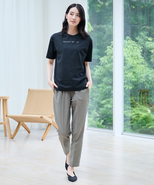 Arnold Palmer(アーノルドパーマー)の「タウン&レジャー シェア ロゴ Tシャツ(Tシャツ/カットソー・レディース・ブラック/カーキ/オフホワイト・XS/S/M/L/LL)」の15枚目の写真