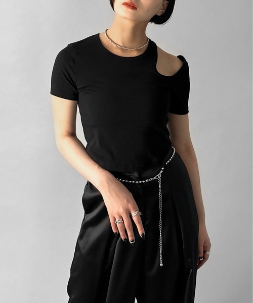 LVEU.(ラブユ.)の「【LVEU.】カットアウトクロップドトップス / トップス カットソー Tシャツ カットアウト 半袖 クロップド ショート ブラック(Tシャツ/カットソー・レディース・ブラック・FREE)」の1枚目の写真