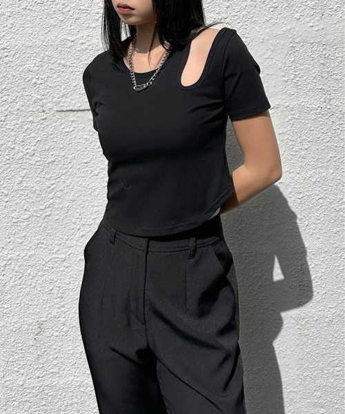 LVEU.(ラブユ.)の「【LVEU.】カットアウトクロップドトップス / トップス カットソー Tシャツ カットアウト 半袖 クロップド ショート ブラック(Tシャツ/カットソー・レディース・ブラック・FREE)」の13枚目の写真