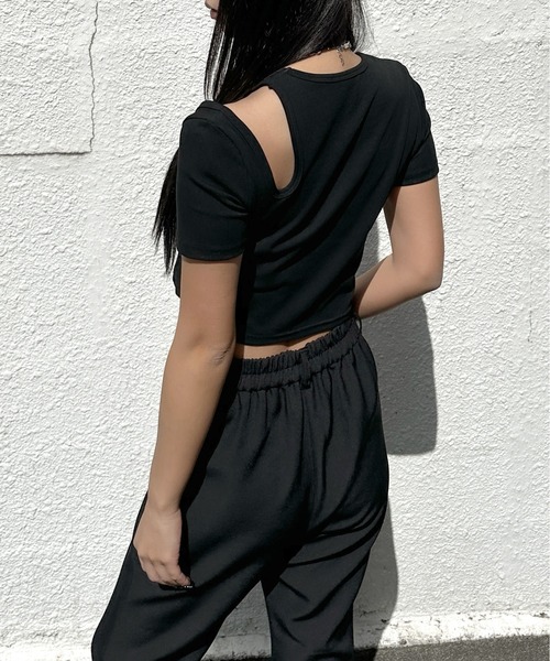 LVEU.】カットアウトクロップドトップス / トップス カットソー