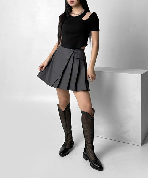 LVEU.(ラブユ.)の「【LVEU.】カットアウトクロップドトップス / トップス カットソー Tシャツ カットアウト 半袖 クロップド ショート ブラック(Tシャツ/カットソー・レディース・ブラック・FREE)」の8枚目の写真
