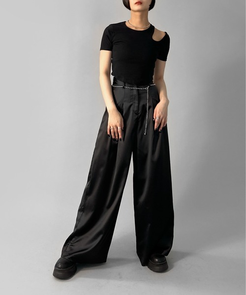 LVEU.(ラブユ.)の「【LVEU.】カットアウトクロップドトップス / トップス カットソー Tシャツ カットアウト 半袖 クロップド ショート ブラック(Tシャツ/カットソー・レディース・ブラック・FREE)」の20枚目の写真