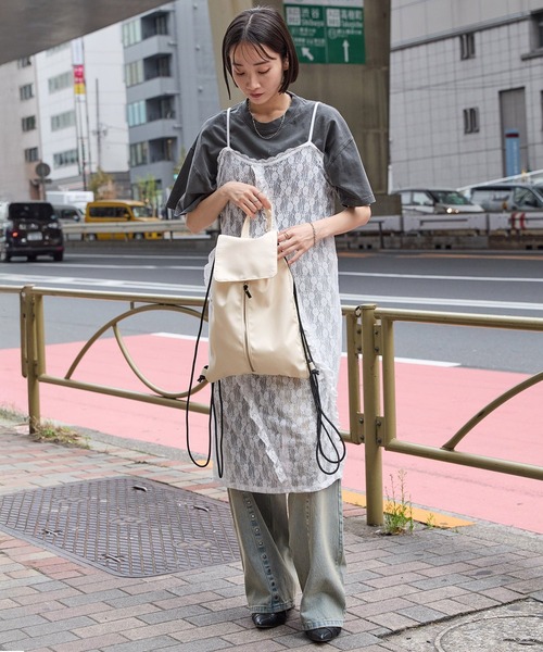 MONO-MART（モノマート）の「2WAYフラップメタルジップナップサック（バックパック/リュック・レディース・アイボリー/ブラック/レッド/ネイビー/シルバー・FREE）」の19枚目の写真