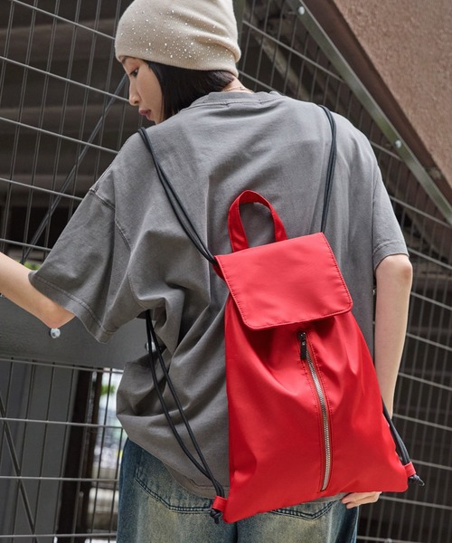 MONO-MART（モノマート）の「2WAYフラップメタルジップナップサック（バックパック/リュック・レディース・アイボリー/ブラック/レッド/ネイビー/シルバー・FREE）」の9枚目の写真