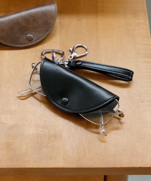 LOWRYS FARM（ローリーズファーム）の「マルチホルダー　496983（キーケース/キーアクセサリー・レディース・ブラック/ブラウン/レオパード・FREE）」の2枚目の写真