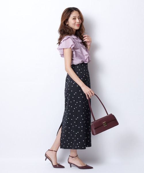 【美品】JUSGLITTY ジャスグリッティー　パール付きラッフルブラウス M JUSGLITTY（ジャスグリッティー）の「パール付きラッフル