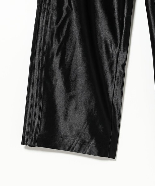 adidas（アディダス）の「adidas / ファイヤーバード アディカラー メタリック トラックパンツ（その他パンツ・メンズ・ブラック・SMALL/MEDIUM/LARGE/X-LARGE）」の5枚目の写真